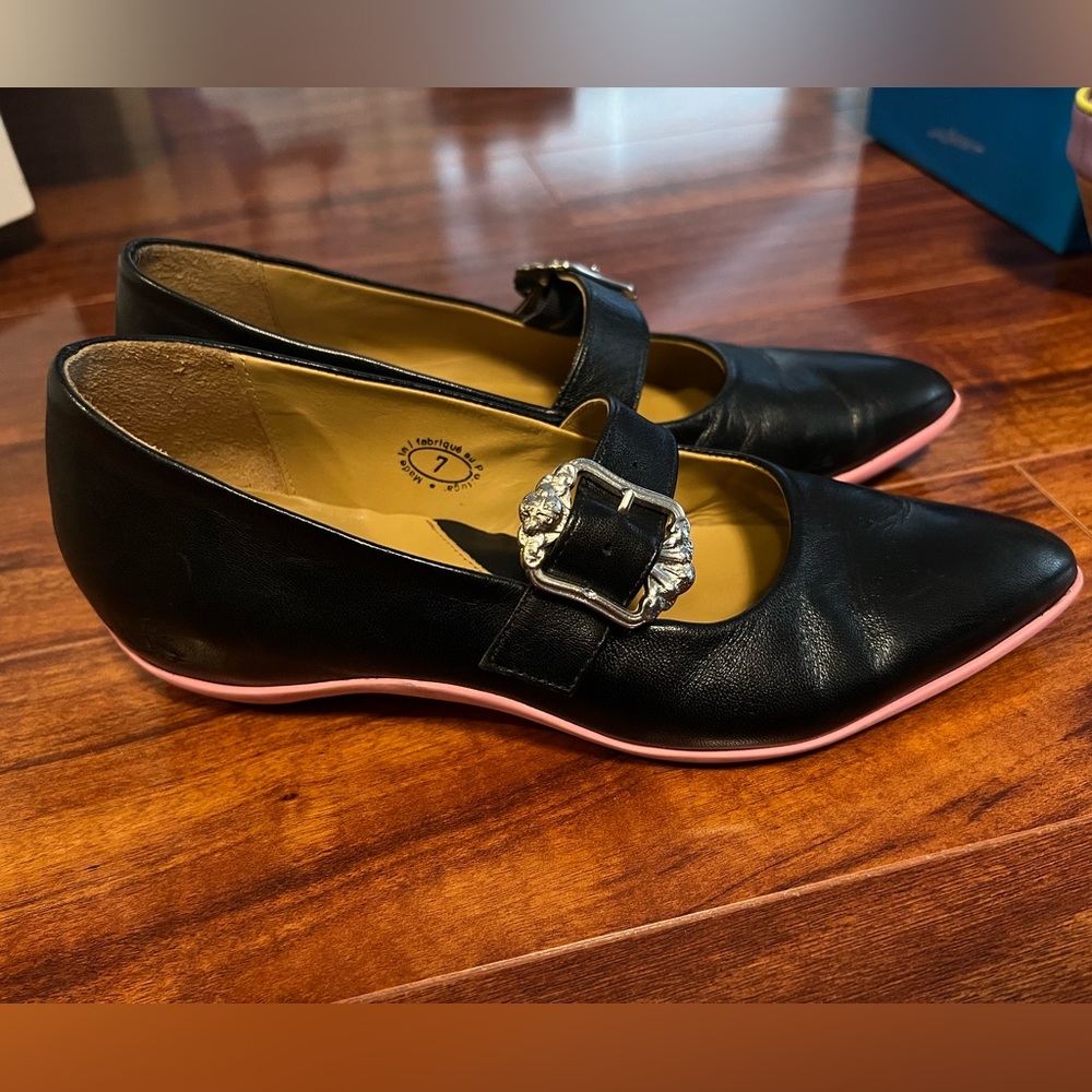 John Fluevog black leather flats with pink sole size 7